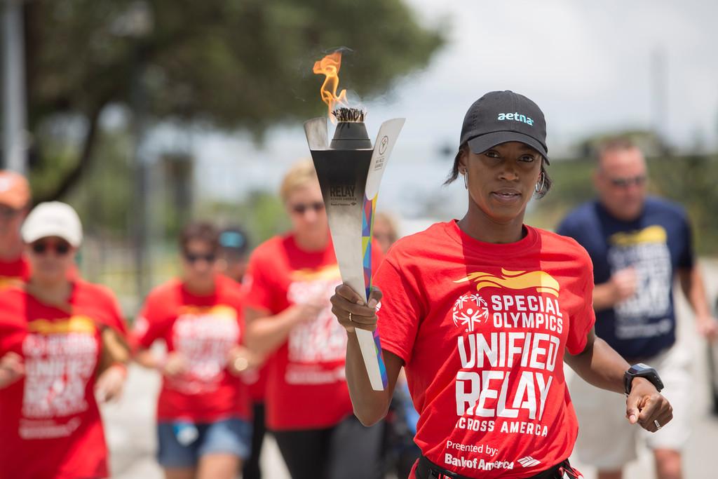 SpecialOlympics's tweet image. It’s Day 2 of #UnifiedRelay Across America presented by @BofA_Community! #PassTheFlame j.mp/1Hw7g9z