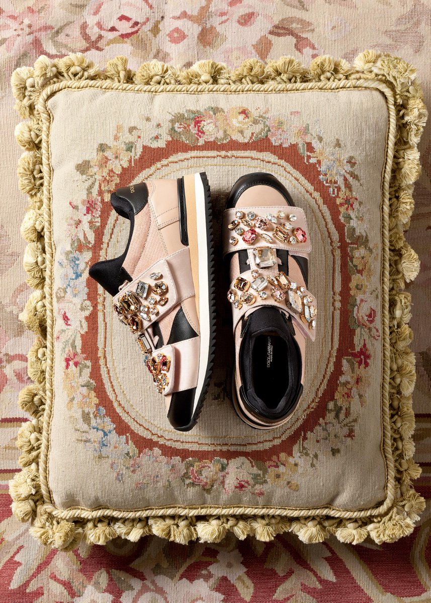 dolcegabbana's tweet photo. The perfect collection for ceremonies and special occasions. In the Dolce&Gabbana boutiques. #DGCERIMONIA #DGwomen http://t.co/y14BPB7CJH