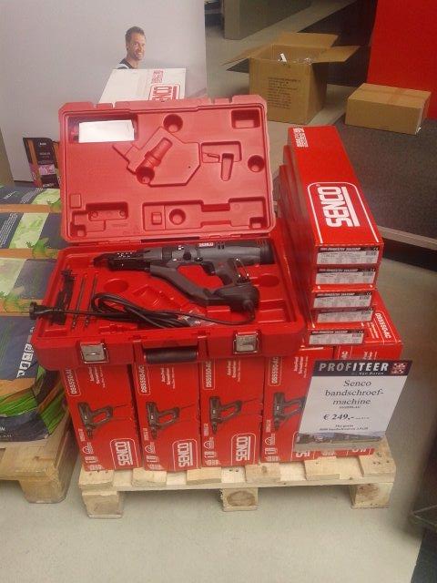 Senco bandschroefmachine DS5550-ac incl 5000 !!!!schroeven. En dat voor maar €249.00 excl btw. Op=op