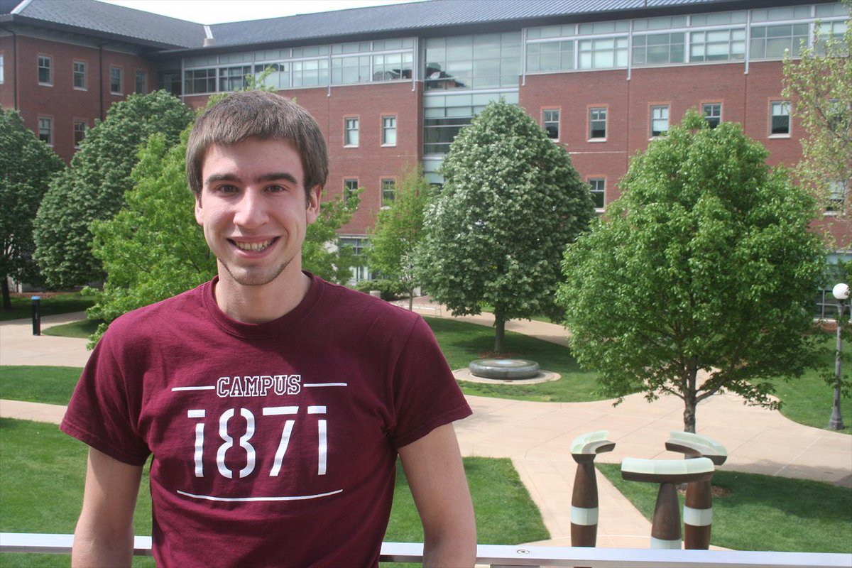 UofIllinois's tweet photo. Cozad winner's FlipWord makes language learning as simple as browsing the web http://t.co/6A5rO17zWN http://t.co/JuzCHpAfMz