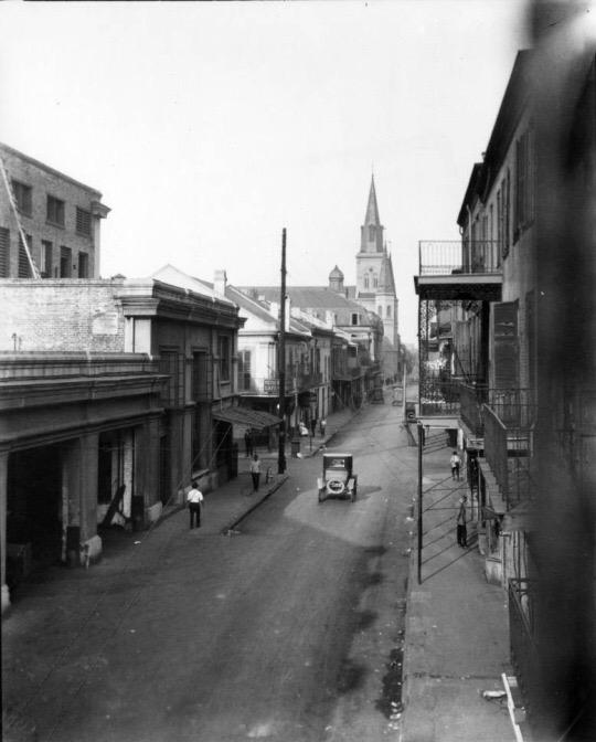 PourThought's tweet photo. Great photo of my old commute to @sylvainnola , in 1910. Has it been that long? http://t.co/AdTqo9in72