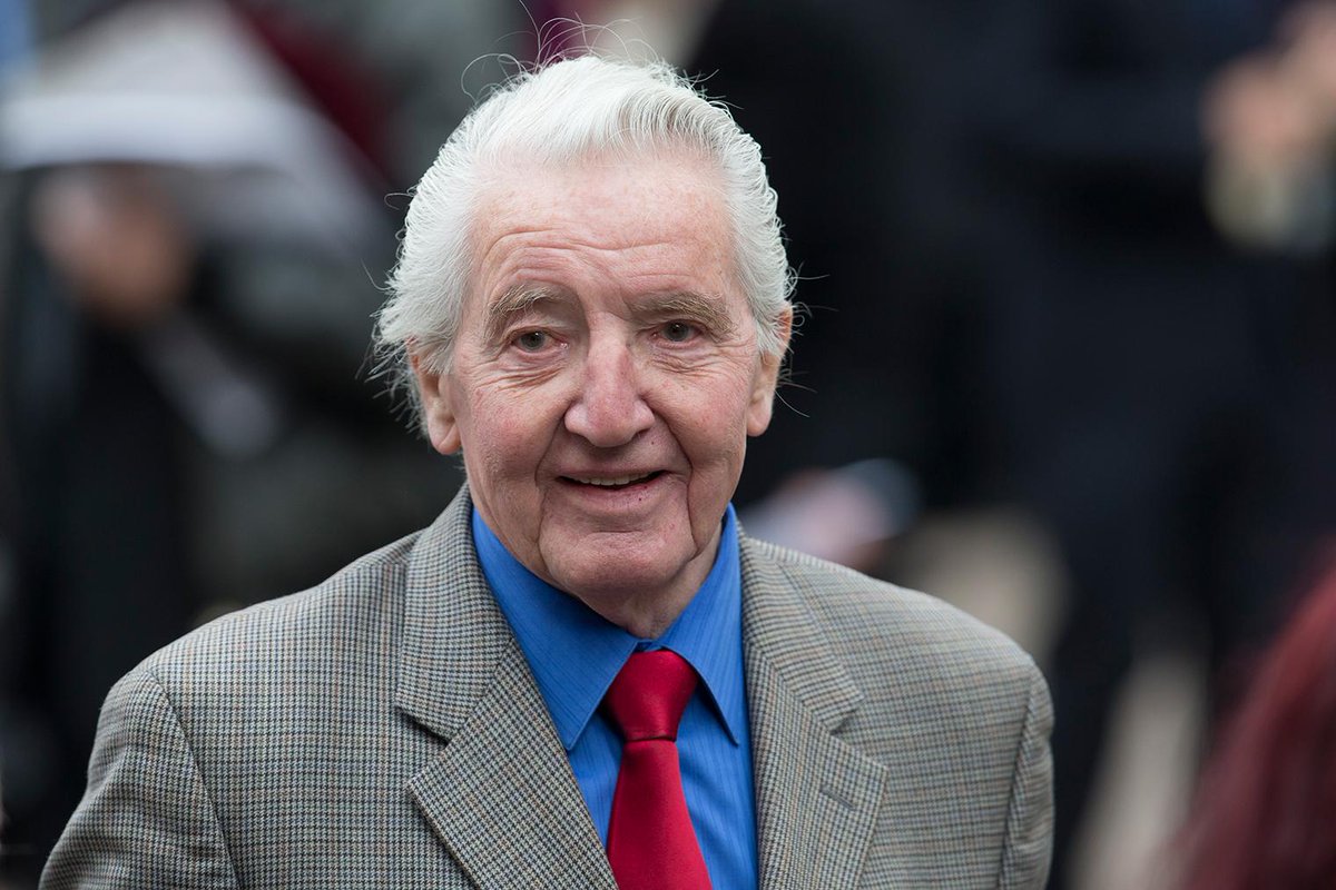 indy100's tweet photo. Dennis Skinner didn't make a joke about the Queen and people are freaking out http://t.co/tItd8794sU http://t.co/m9EJMRC4L7