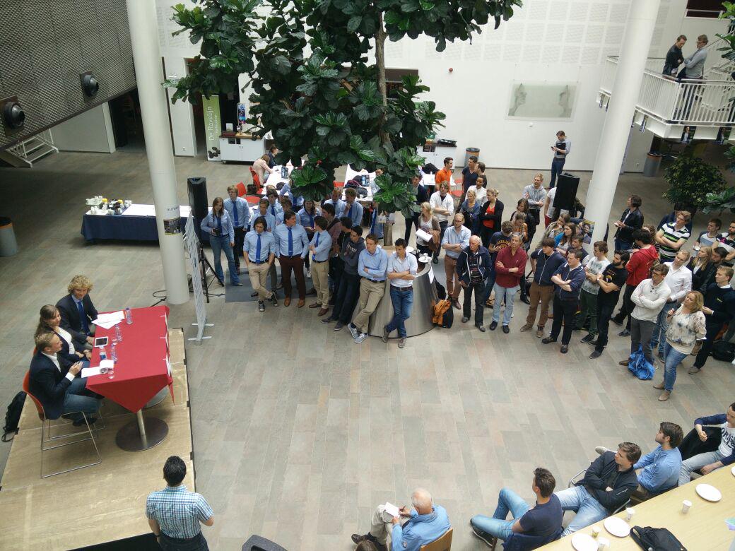 Vandaag vond het lijsttrekkersdebat plaats van de URaad. Stem op de Partij van De Ambitieuze Student! #UTkiest
