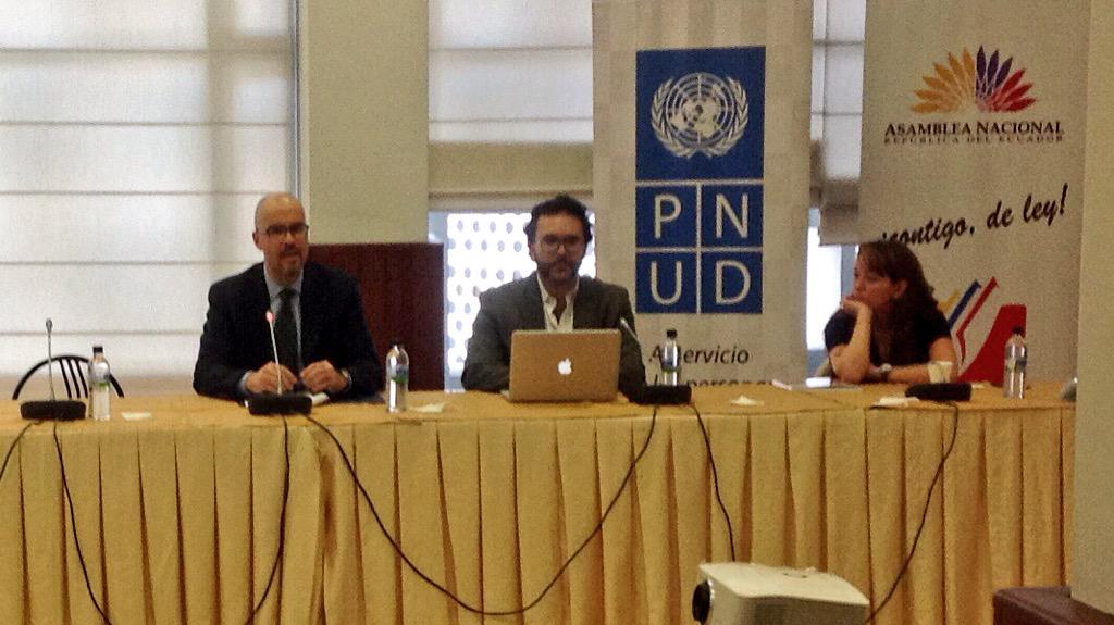 LaRadioAsamblea's tweet image. #FernandoPachano de @pnud habla de tendencias de desarrollo global, pero también local #hdr2014