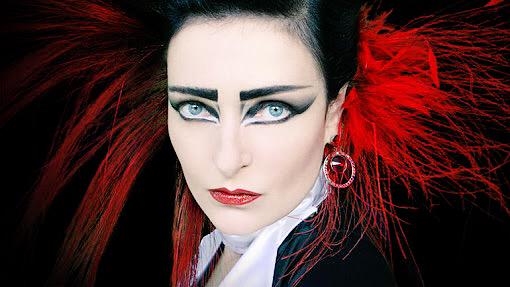    Happy birthday to the amazing Siouxsie Sioux! ¡Feliz cumpleaños ! 