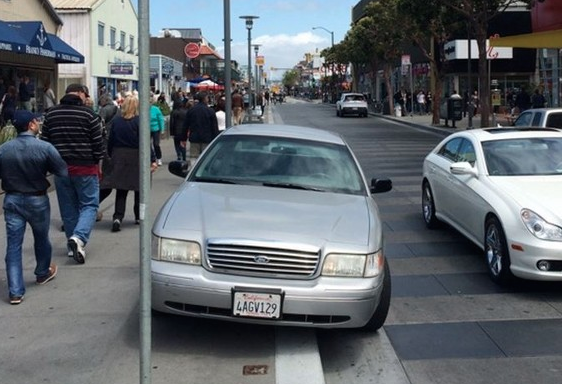 MrAutoFinancing's tweet image. How One Canadian is Making Life Harder For Bad Parkers Everywhere #CityPlanning 
goo.gl/2wEAJH