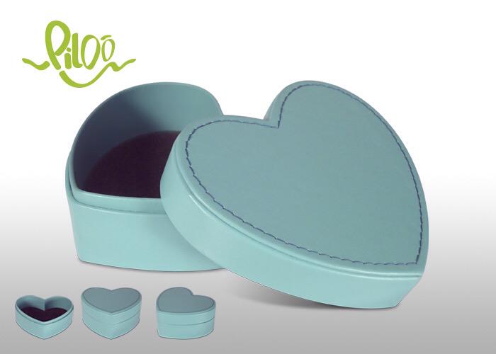 GarageBazarMX's tweet photo. Alhajeros de piel en forma de corazón en varios colores, hechos por #ArtePiloo, este domingo en #GarageBazarMX http://t.co/eBbnoWU3dk