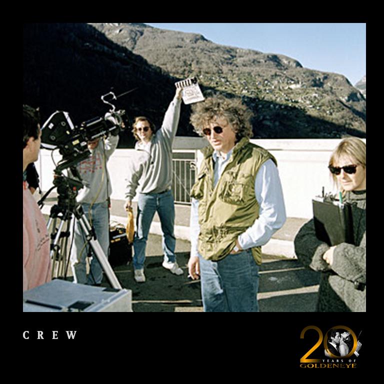 gedossier007's tweet photo. Second Unit Director Ian Sharp on location at the Verzasca Dam in Switzerland #GOLDENEYE #goldeneye20 #GEcrew http://t.co/5AMRajtHEP