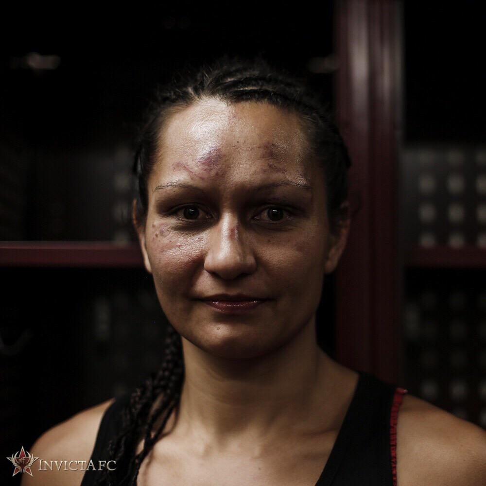 InvictaFights's tweet photo. Post fight with @faithimmortal after her second round submission victory at #InvictaFC12 http://t.co/2zzHPoOIDc