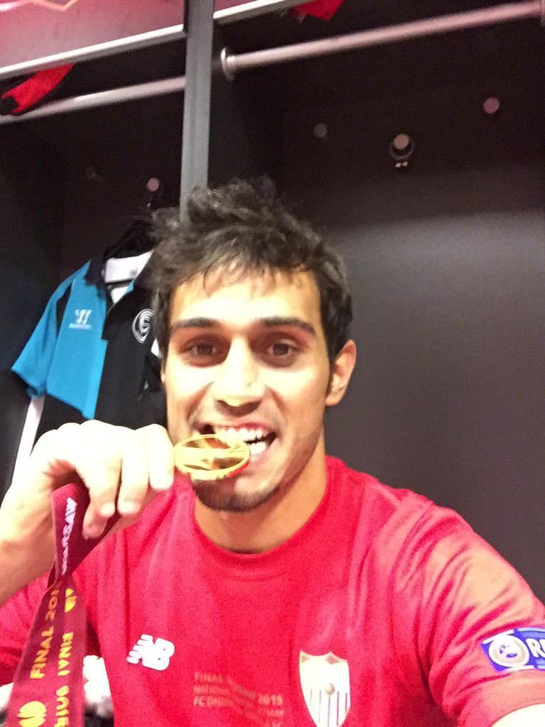 A_Arribas5's tweet photo. Gracias a todos los q nos habéis apoyado siempre! GRACIAS EN ESPECIAL A MI FAMILIA  @NuriaAganzo @Alloparri CAMPEONES http://t.co/q5S1B87skD