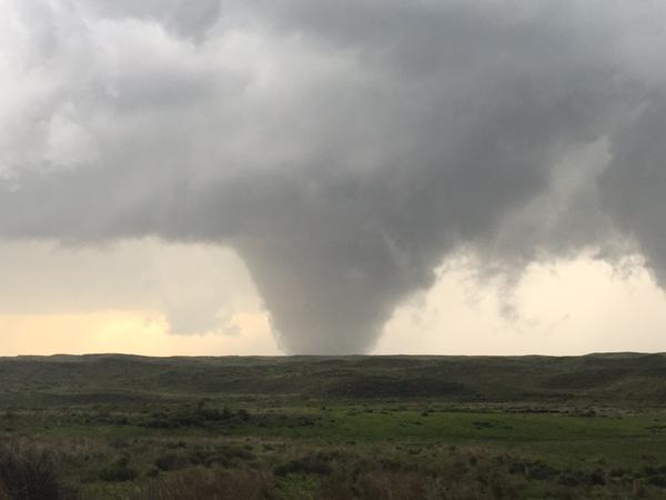 Keraunos Grosse Tornade En Cours Quasi Stationnaire Pres De Canadian Texas Par Jason Cooley Outornadocooley Http T Co Ig7wowhija