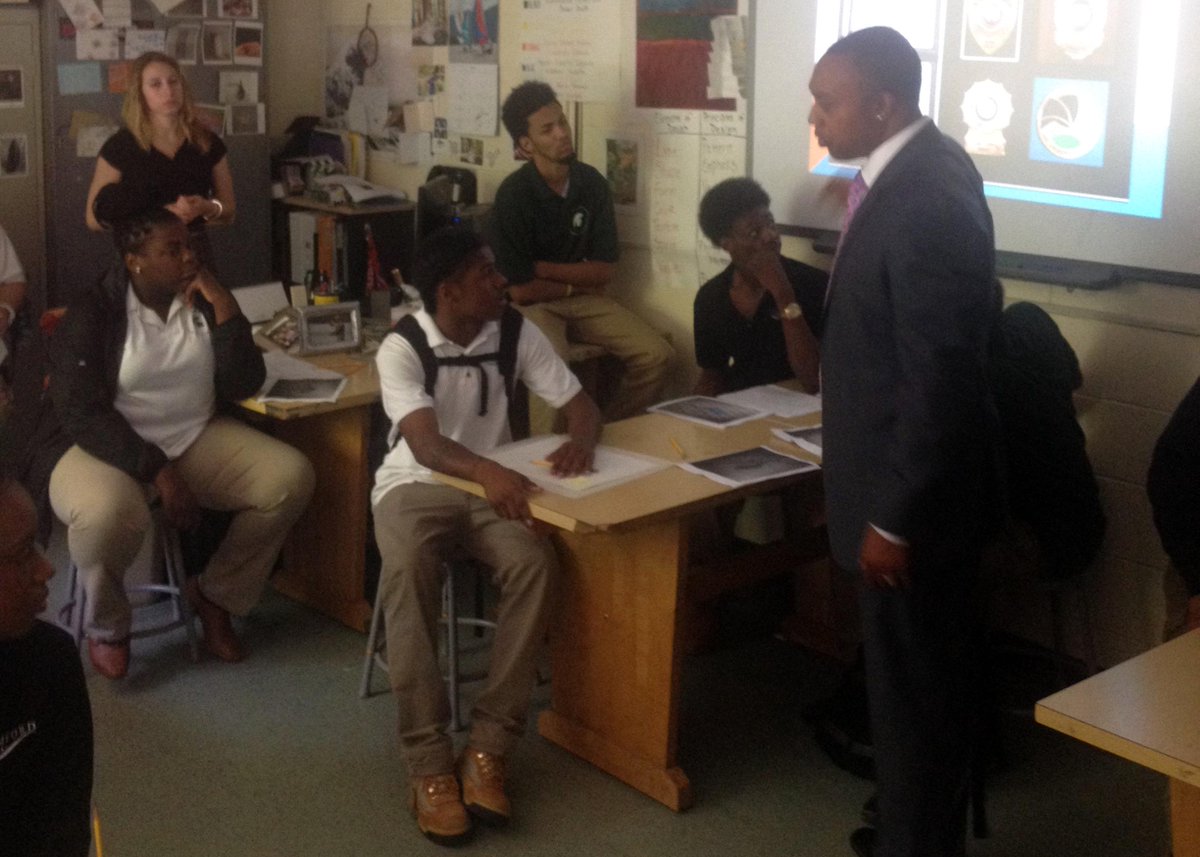 DomusKids's tweet image. Charlie Grady, Bridgeport #ProjectLongevity director (former FBI and DEA) presents to our #Stamford Academy students