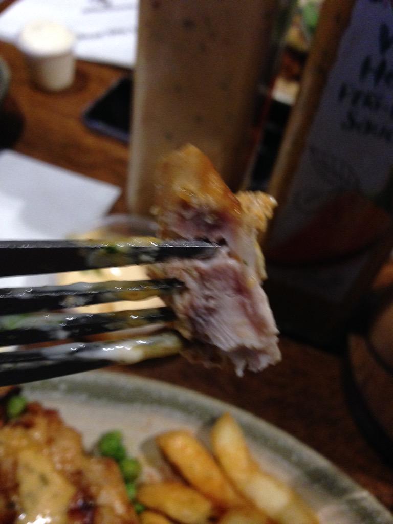 Lukearound1's tweet photo. @NandosUK I did not complain because I Had pretty much finished but thanks guys for the raw chicken http://t.co/Wj8AL0AiJ4