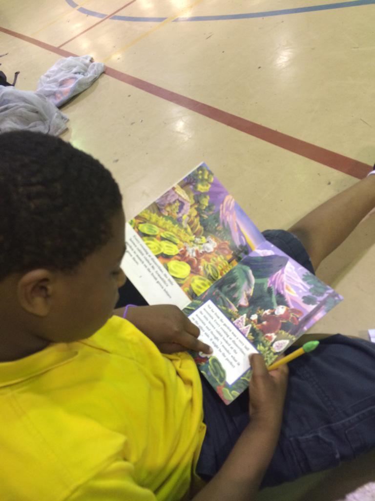 EvaRivkinCYP's tweet photo. Today my student chose to finish his homework instead of playing in sports club. #ProudCityYear @CityYearPhilly http://t.co/WS3aK7iYw7