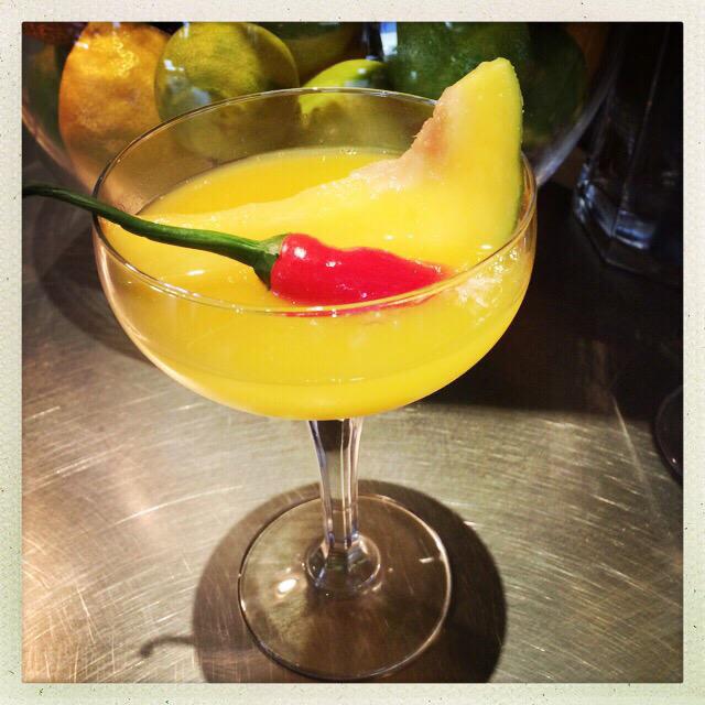 HotelCocktail's tweet photo. This is delicious Cloak &amp; Daggers Ypioca Prata, Mango, Fresh Lime &amp; Chilli @thewellpub @RocheCom @YpiocaCachaca http://t.co/ilxz4ltliB