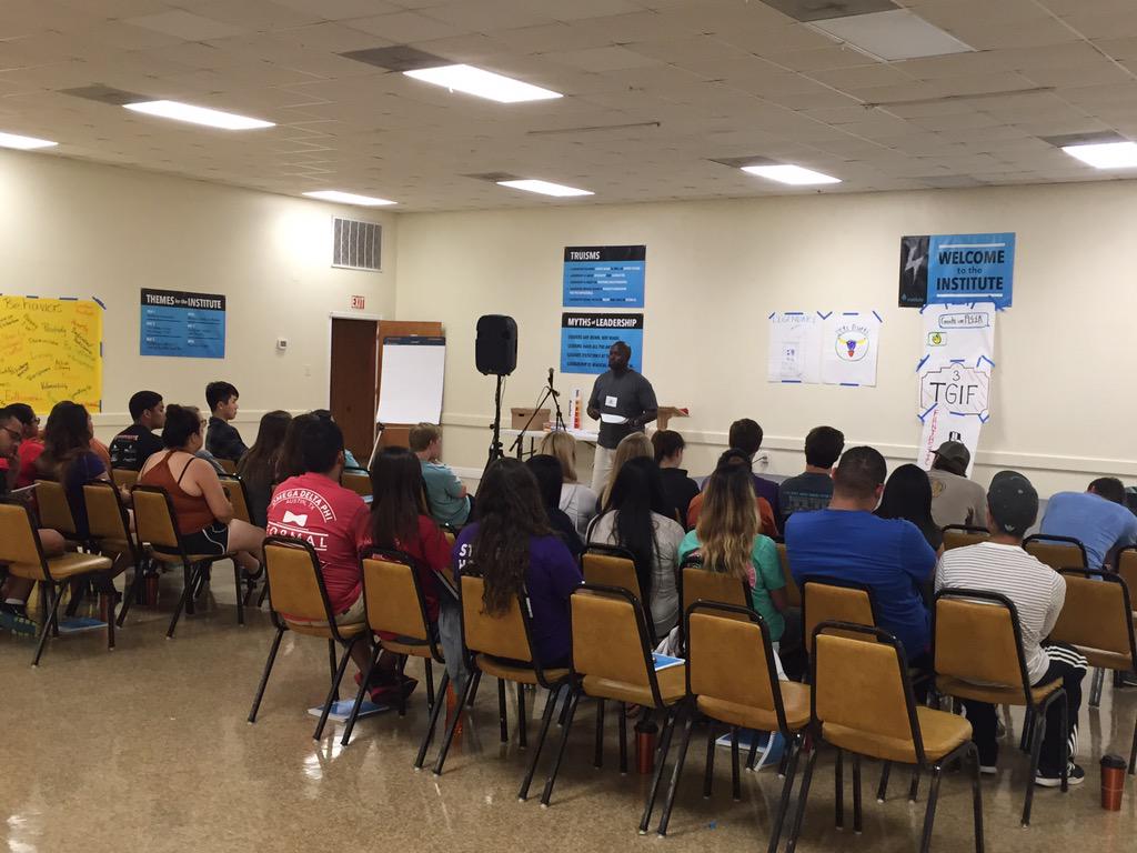 lauramack16's tweet photo. Stretch and manageable goal discussion-taking up the charge provided by @SWGPNoble last night!  #SFLLeaderShape http://t.co/qU2oclCZM9