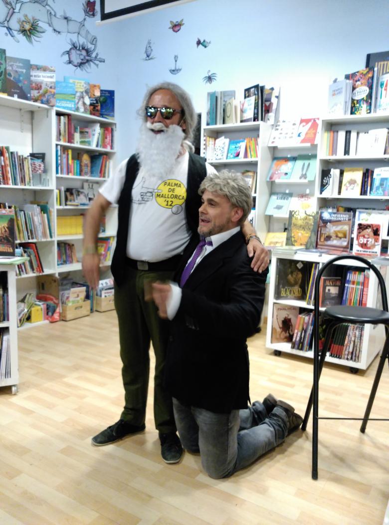 PotdePlomTeatre's tweet photo. Amics inseparables a la @Bartleby_LCV! #MarcosBenavent #AlfonsoRus  #1000 #2000... http://t.co/9Hj57QCIH9
