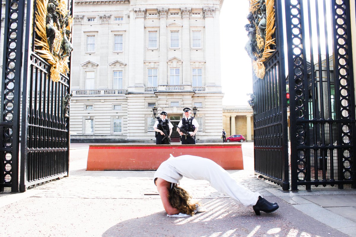 Zoeduez's tweet photo. @YogaSearcher in LCY #yoga #UK #London http://t.co/NWSMBWDizh