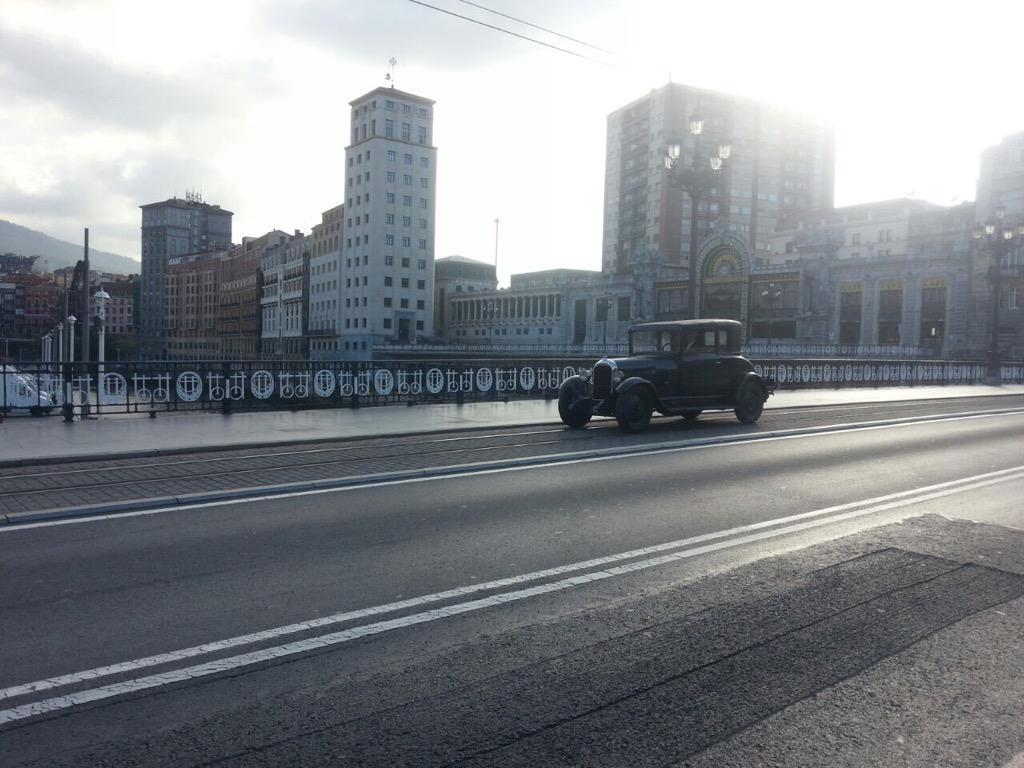 BilboShare's tweet photo. Hoy hemos estado en la grabación de Gernika en el puente del Arenal! http://t.co/jGxYQ8X6zM
