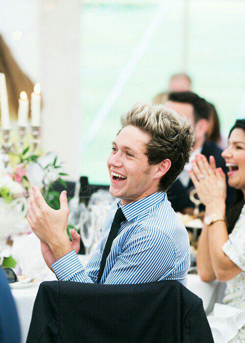 monteiromalik's tweet photo. Esse é Niall Horan mais conhecido por ser o dono do sorriso mais perfeito e maravilhoso desse mundo #EUTEAMONIALL http://t.co/GbaUBLm2j8