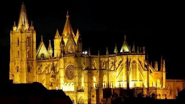 mivenespana's tweet photo. "El esplendor del gótico español en Castilla y León" http://t.co/exGnXZSTMK http://t.co/xvo7TyhFfw