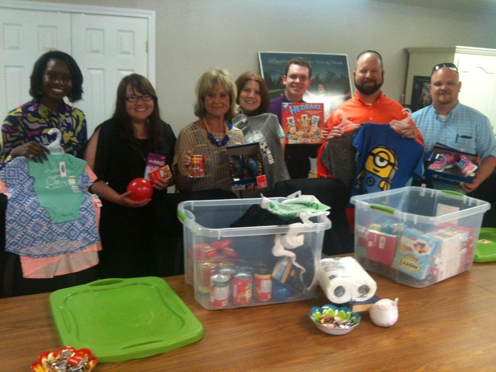 Champions4Kids's tweet image. .@cacbentonco works to eliminate child abuse &amp;amp; we were honored to bring #SIMPLEService donations for them today.