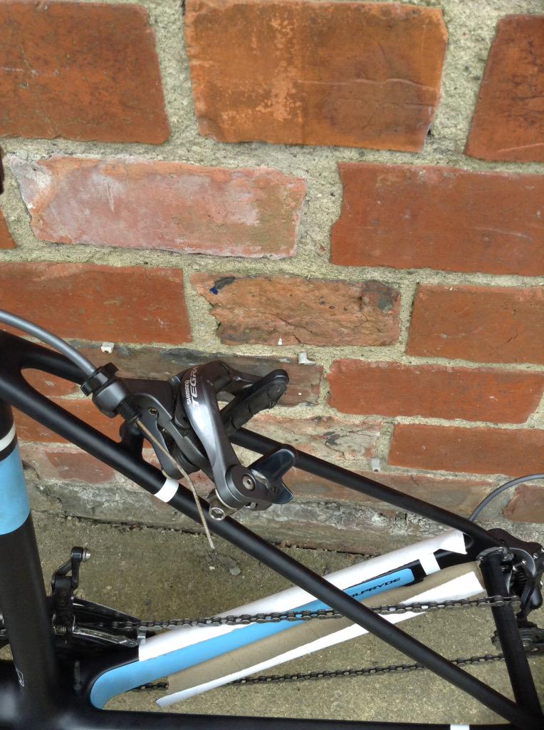 joeldmcglynn's tweet photo. @westbrookcycles can't even be bothered to straighten my saddle even after complete frame failure #servicefromhell http://t.co/uT0Ebvpg3p