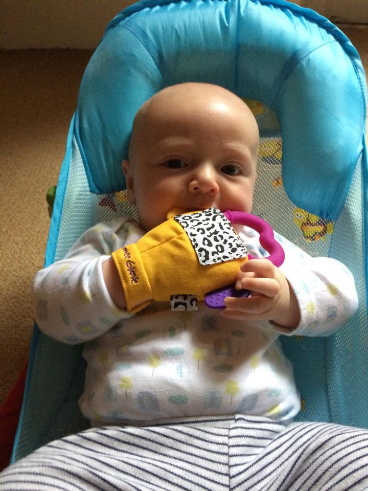 gummeeteething's tweet photo. "Thank you! This has been a life saver no more sore fists!!!” - Another Gummee gLOVER! #SBS #QueenOf #Teething http://t.co/UTxRbGhOM6