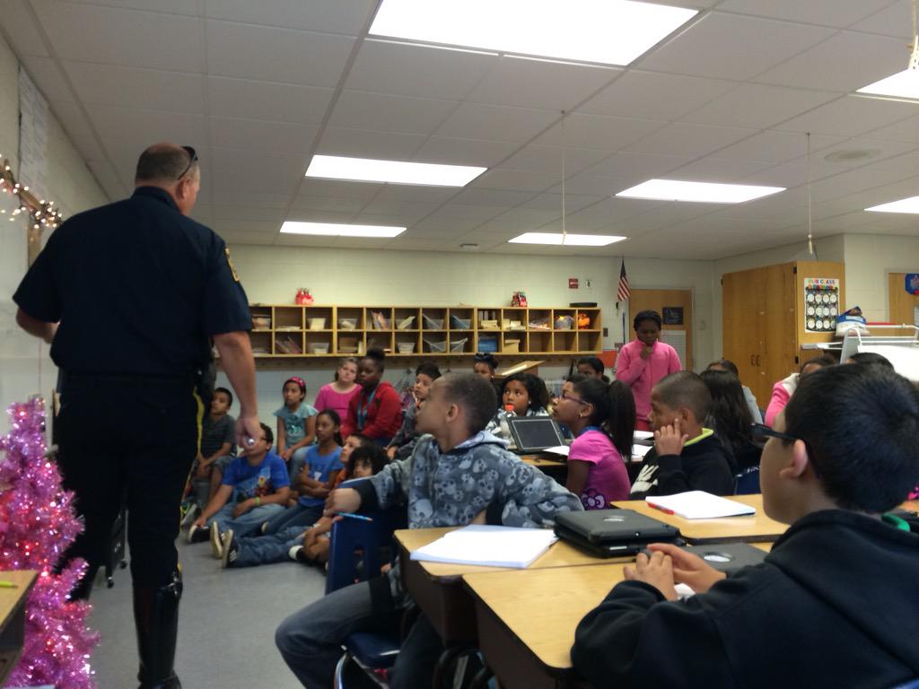 mskothfourth's tweet photo. Thank you, Deputy Mike, for speaking to our class and leaving us inspired. @gcschools @WelcomeElem @GvlPD http://t.co/sjTs2XbVSA