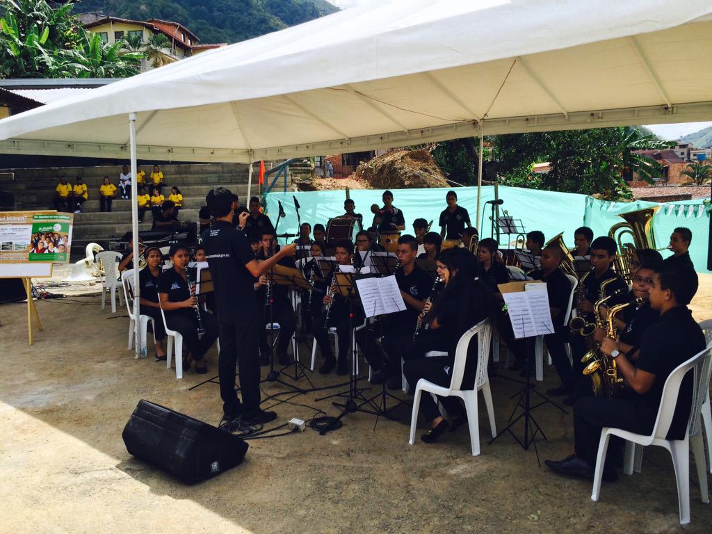 sanchez_juanc's tweet image. Ahí están, la banda sinfónica de Amagá, van para Argentina con beca de circulación de @GobAntioquia #SePuede