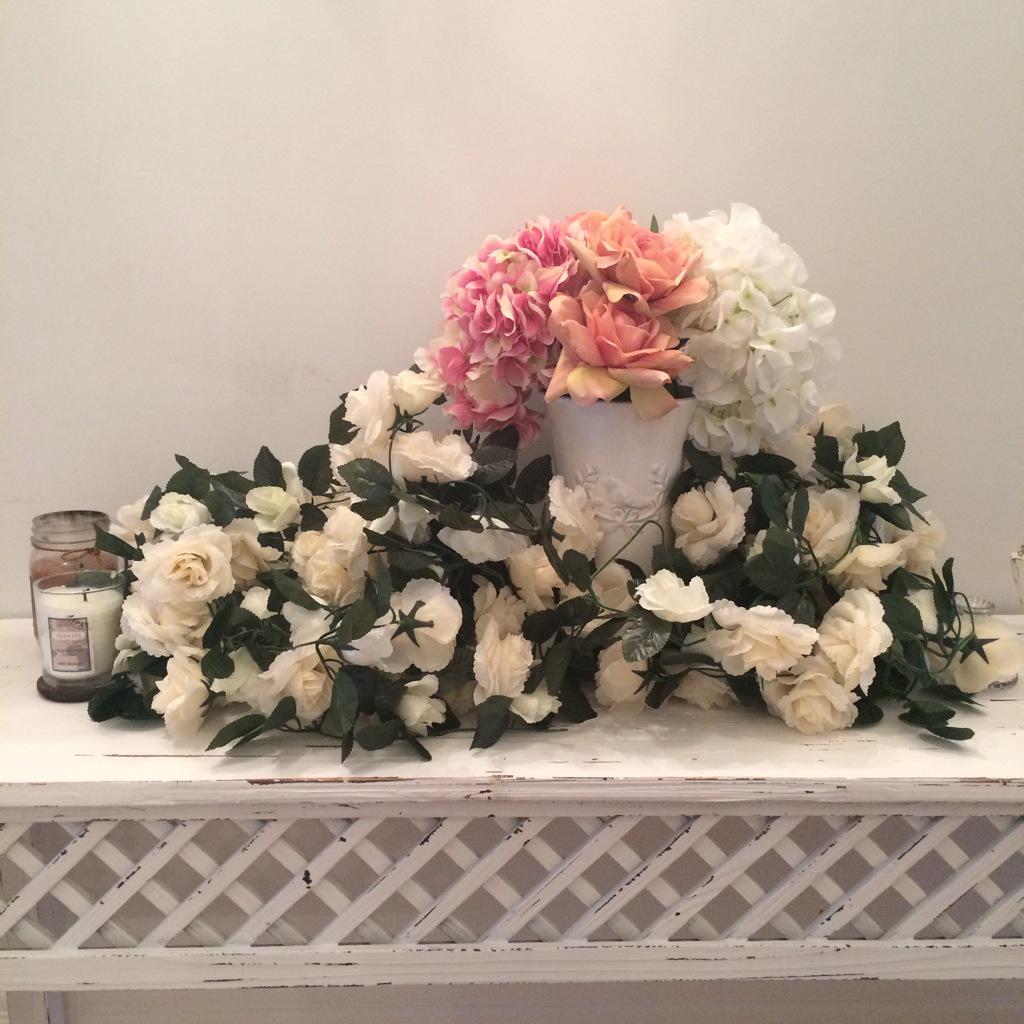MarziaPie's tweet photo. Poods said not to buy flowers or hearts anymore. Okay Poods, okay. http://t.co/z0sMTloTvL