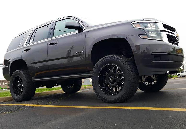LRG_Rims_'s tweet photo. Who says you can't turn heads in an SUV? Just add our Splits 104's! #LRG #LRGrims #SUV http://t.co/i2cy2yqHHR