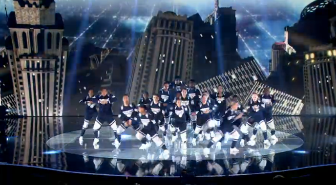 MirrorTV's tweet photo. #IMDLegion are AMAZING! http://t.co/wyiwWd6kMG #BGT #BGTlive http://t.co/EuIa6CCahE