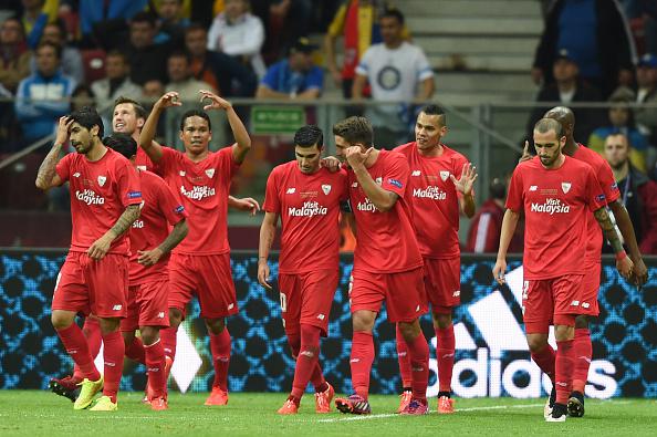 GoalNews's tweet image. HALF-TIME: Dnipro 2-2 Sevilla - who are you backing?
#BeOneWith_Dnipro #FCDnipro
#BeOneWith_Sevilla #vamosmisevilla