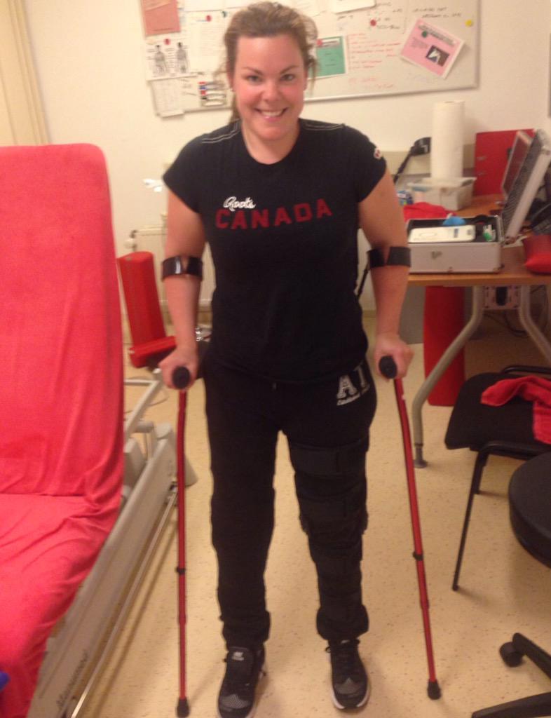 AnnikaMeer's tweet photo. Six weeks post-op and took my first steps today wasn't bad at all. #mclreconstruction @ManualFysion @KerkhoffsG http://t.co/dkZxQJWbkf
