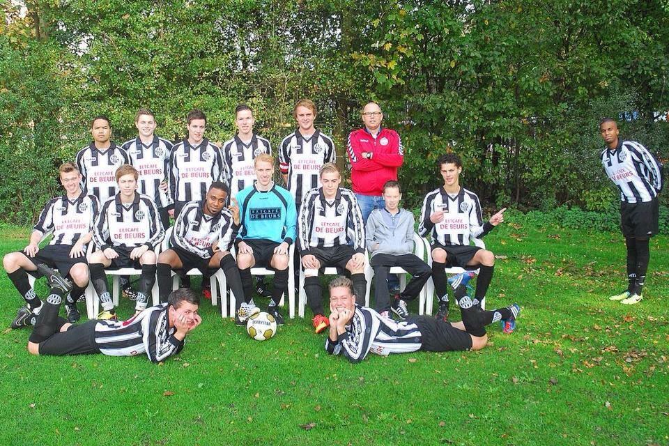MSCMeppel's tweet photo. Gefeliciteerd met het kampooenschap @MSCZA2 !! http://t.co/O1jBWQK9NL