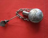 allouchka1's tweet image. etsy.me/1J2j60I #Buttle #Phial #perfume  #silvery metal #Fiole #bouteille #Parfum en #métalargenté de #voyage.