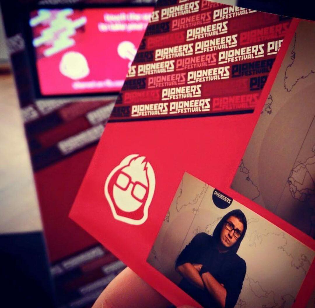 inshotat's tweet photo. #inShotBox is ready for @Pioneers Festival 👍👍👍 #Pioneers15 #PioneersNation #inShotPhotoVideo #Photobooth #Vienna http://t.co/6tOY3gzlxu
