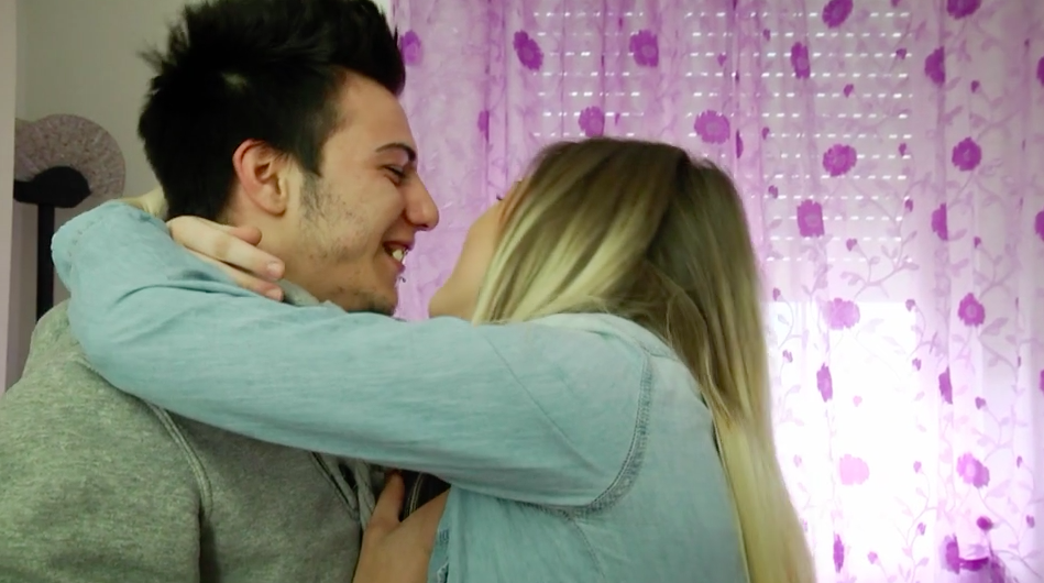 mtvitalia's tweet photo. "Perché ti amo. Mi vuoi sposare?" Lacrimoni qui, ciao proprio #16AnniEIncinta http://t.co/eb0NJ1MUqt
