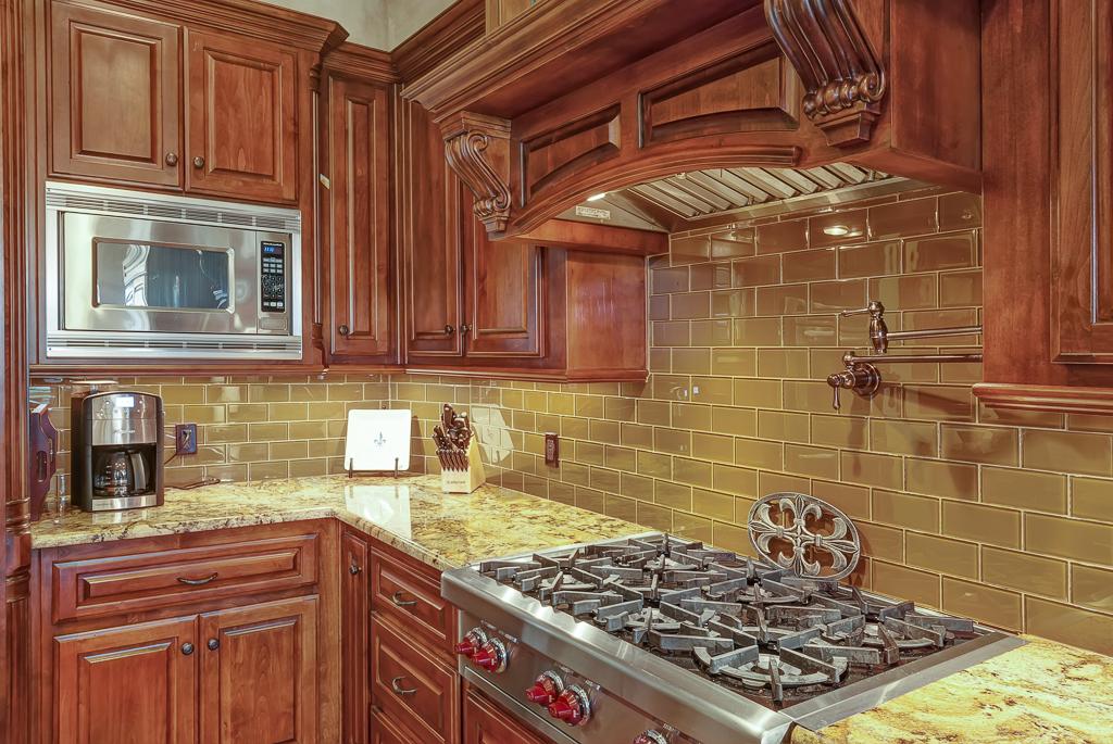 CribShots's tweet photo. Shot a pure class home in Flower Mound. Check out the kitchen! http://t.co/DmHZGM48Ig #DFW #RealEstate http://t.co/oPmcqnplrK