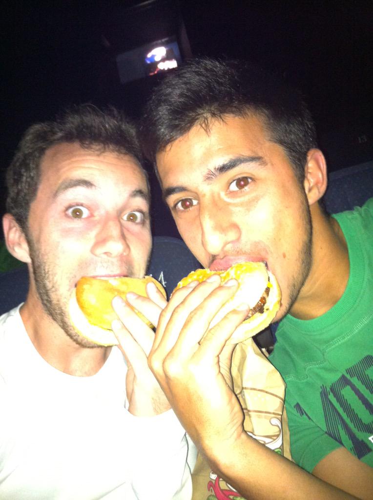 antoniofuster_'s tweet photo. @alvarocepero @javiredondo94 me vendes tio! 🙌 http://t.co/FU6yUrD9LJ