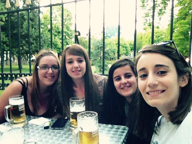 AndreaOrtega04's tweet photo. Como las echaba de menos @luucia_08 @letif95 @BeaMuz95 http://t.co/gIFpqUMulJ