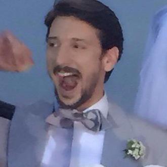 EnginHLOVER's tweet photo. En tatlı damat😄😎 @hepileriengin http://t.co/VK9nUqYQIq