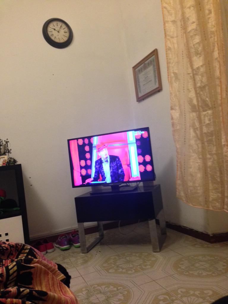 MariGiovanna's tweet photo. Guardando #tvoi @jaxofficial eccoti ziooo! http://t.co/bBK5I9fUMx