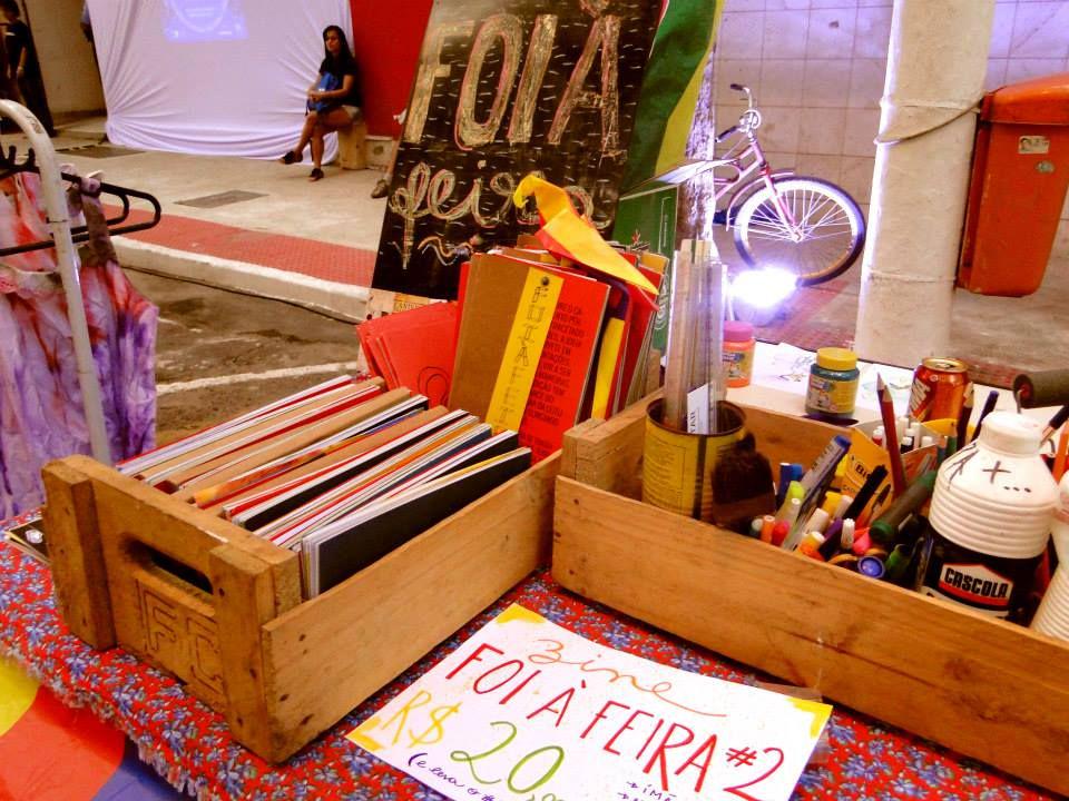 Matéria sobre coletivos que apostam no formato zine para divulgar suas produções artísticas: soues.tk/1KAdCea