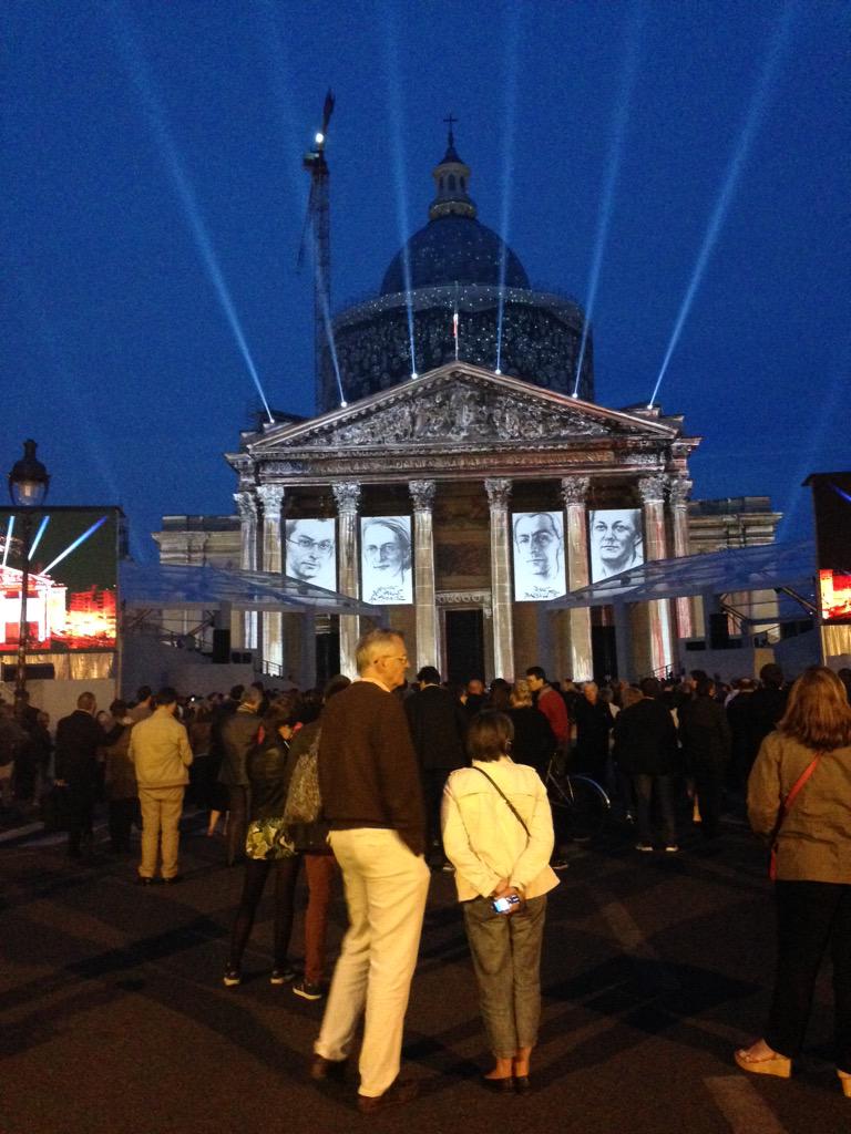 Au #Panthéon, video mapping hommage à la résistance #Pantheon2015 @itele