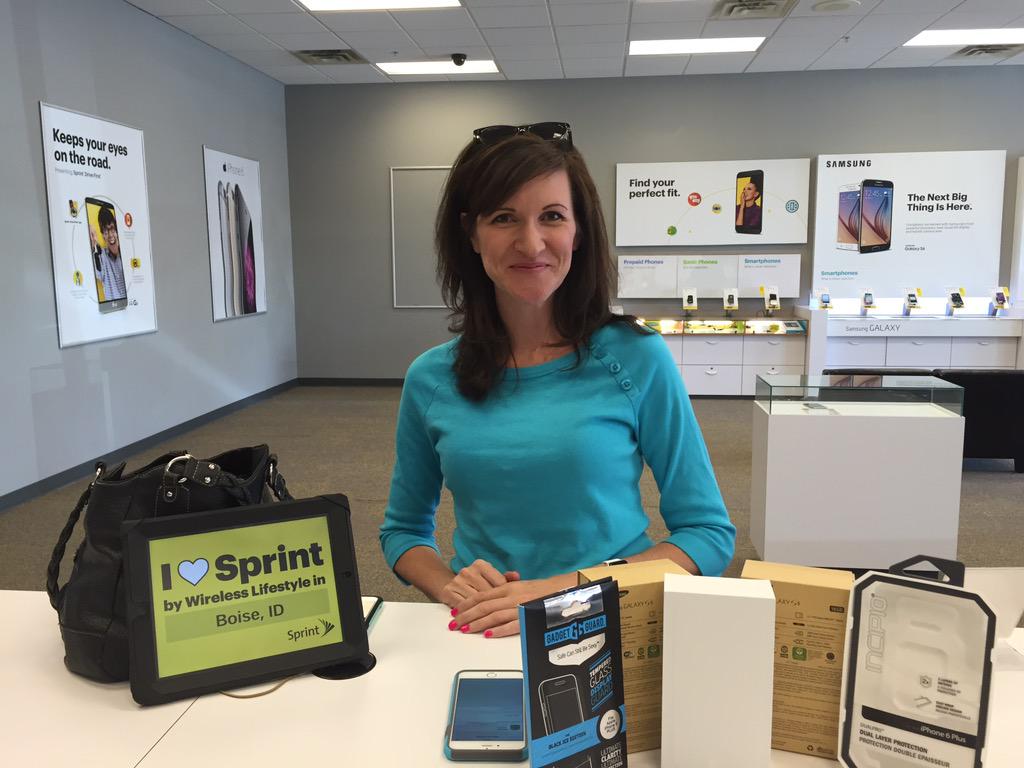 the_sasso's tweet photo. Another stolen T-Mobile customer! #CLUBOVL #gettingbettereveryday @WL_News @RonDyeJR @Pkushn http://t.co/QmV4qIFxz7
