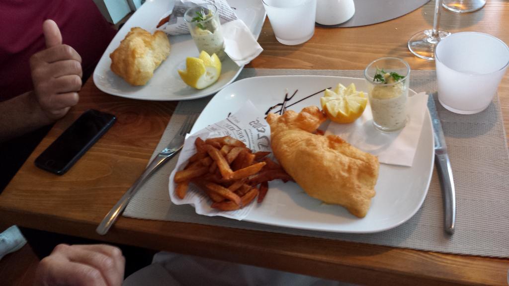 dubrun2015's tweet photo. Dinner in monaco at the mirena #DUBRUN2015 http://t.co/w4vACs9hGG