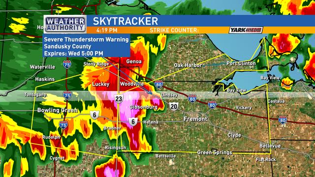NBC24Weather's tweet photo. 417pm:  Tstorm warning for Sandusky, west central Erie and SE Ottawa counties until 5pm.  Gusts to 60mph possible. http://t.co/EjtVkNQ7u1