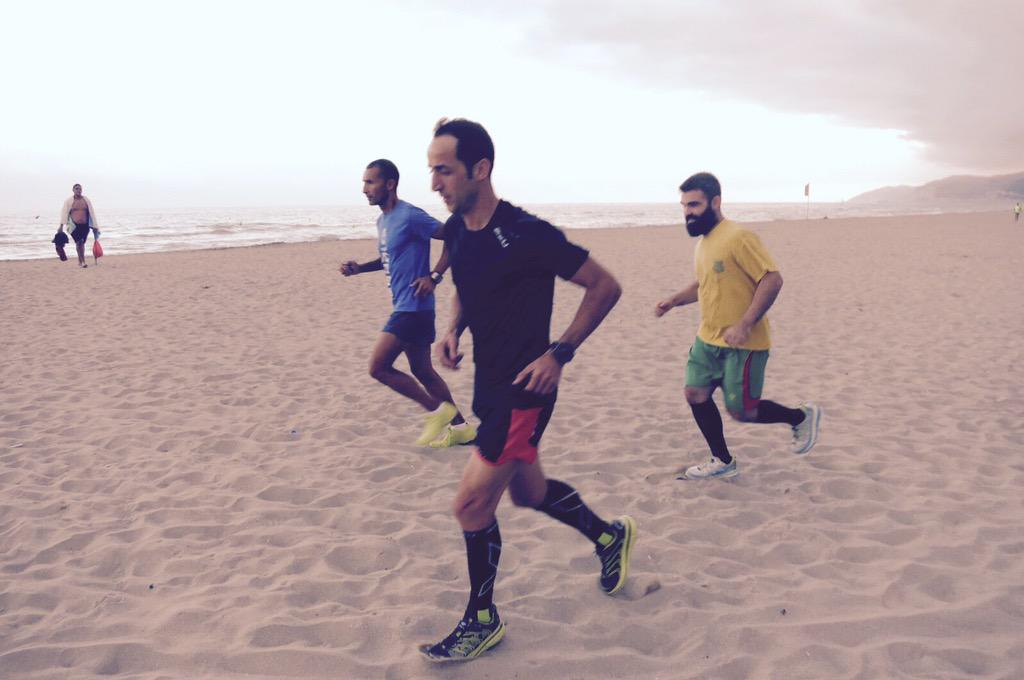 Aurunstore's tweet photo. Gran entreno hoy d cara a la 4ª #AurunSunsetBeach probando las #HokaOneOne por arena y asfalto
Gracias #AUrunFriends! http://t.co/mQ2YYcA0jZ